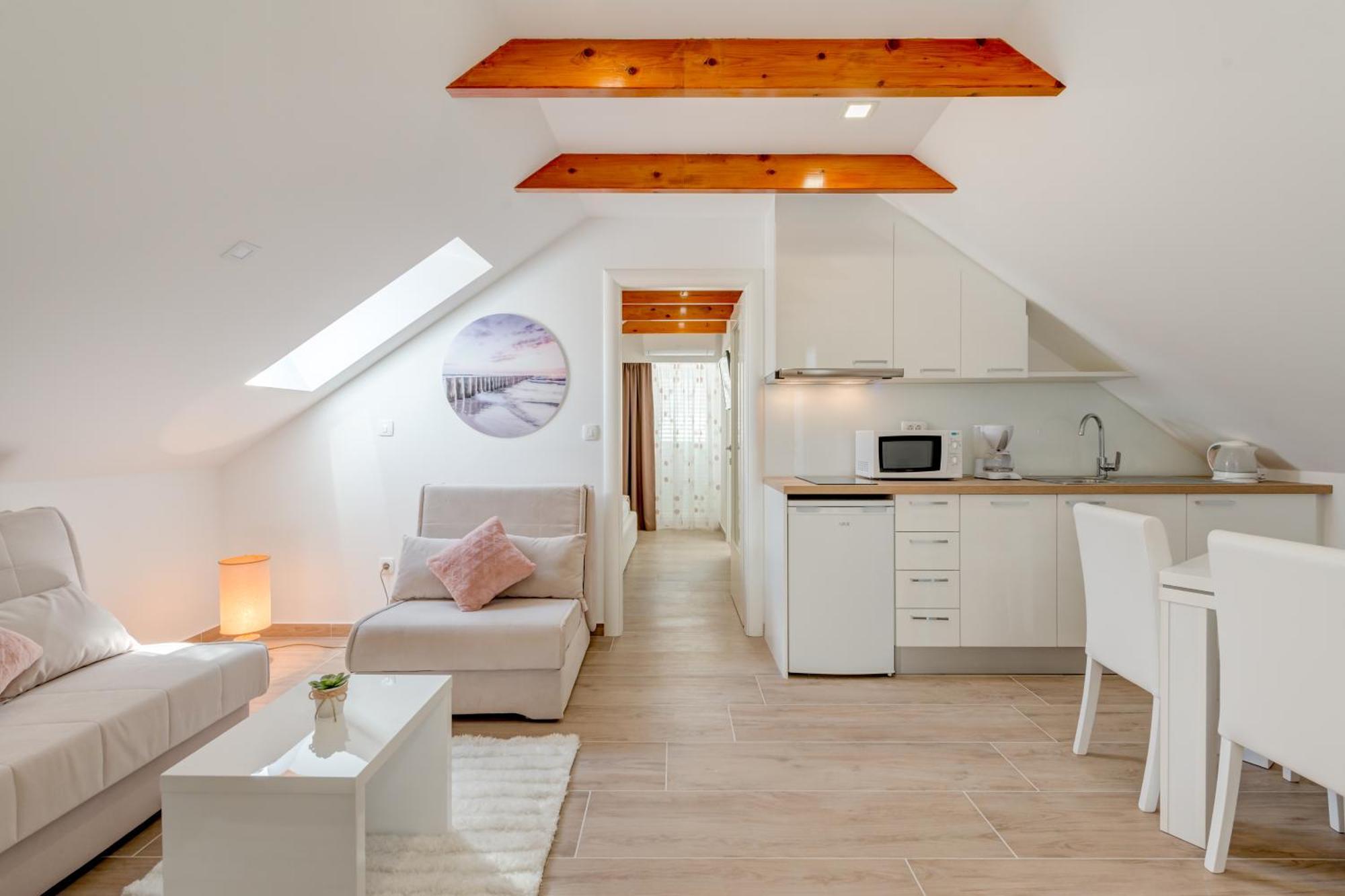 Apartments Villa Tudor Хвар Экстерьер фото