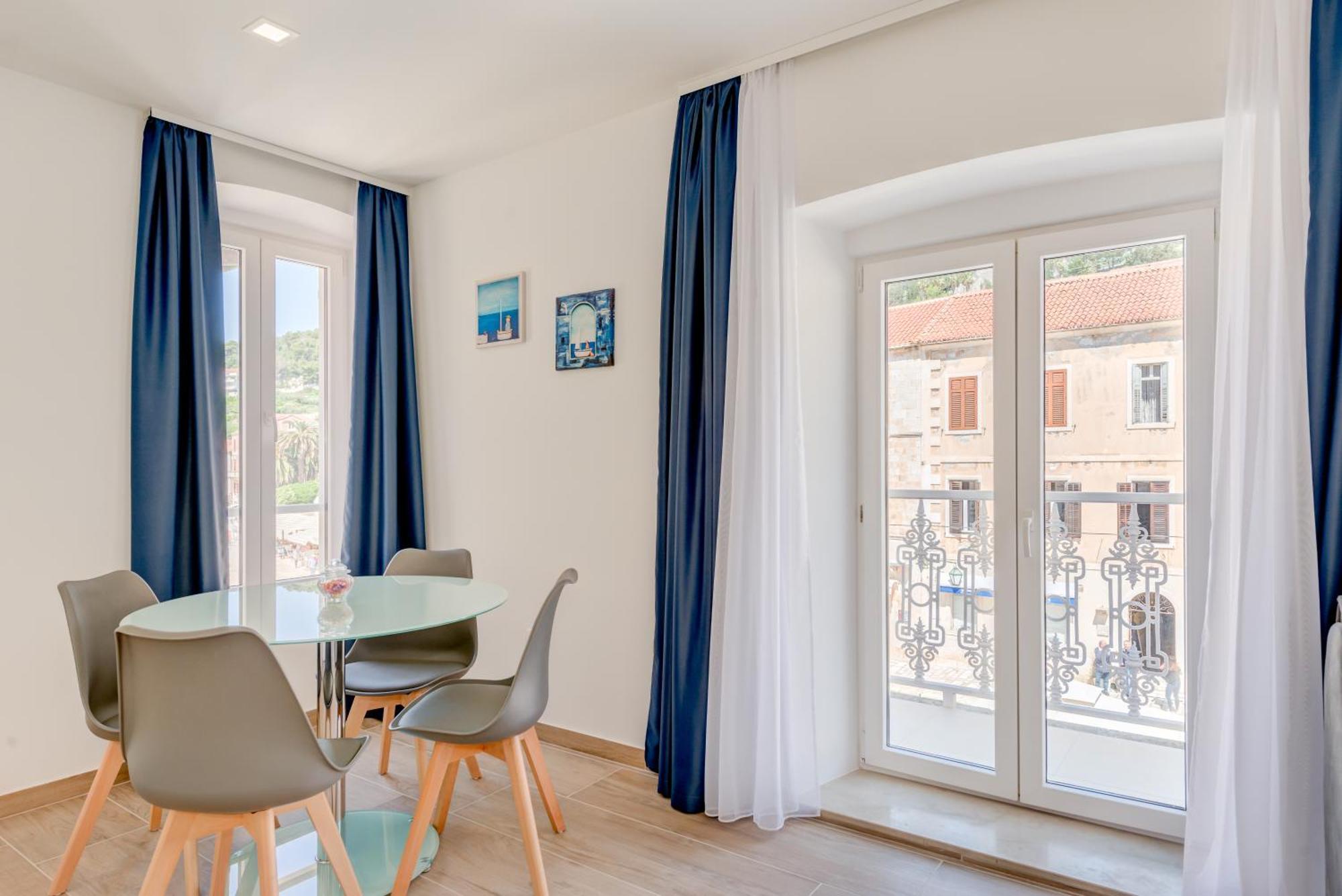Apartments Villa Tudor Хвар Экстерьер фото
