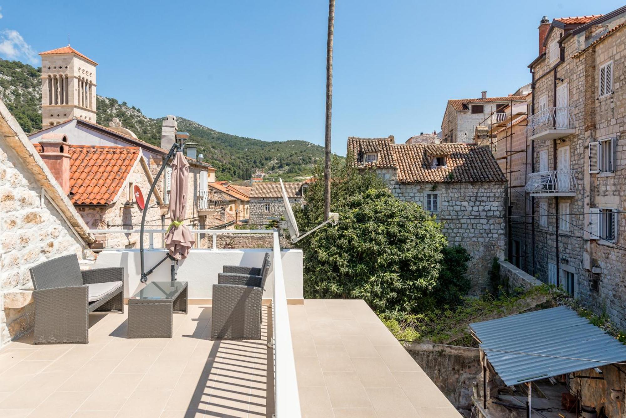 Apartments Villa Tudor Хвар Экстерьер фото